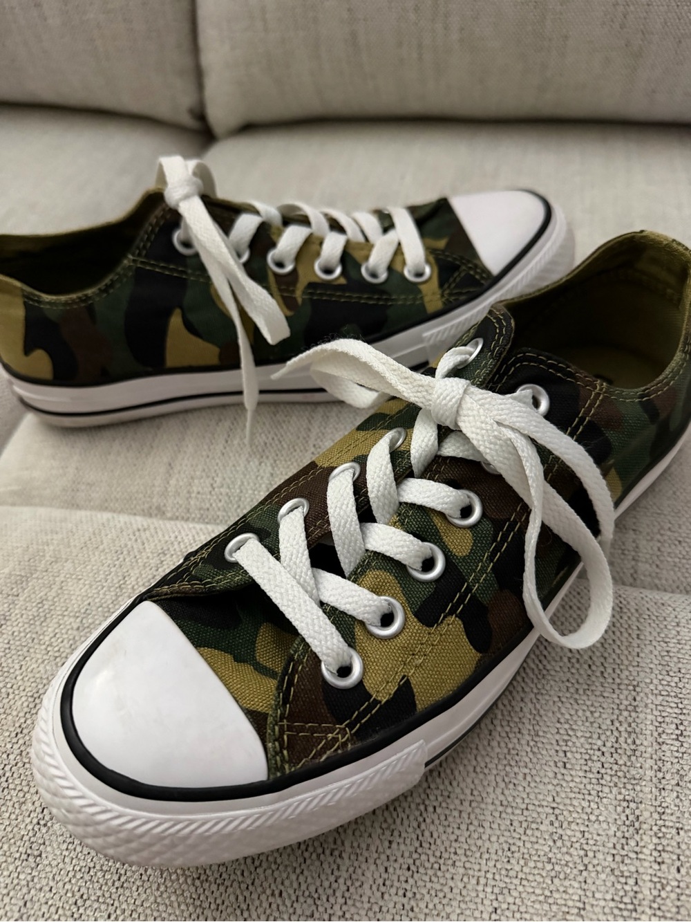 Women’s Converse camouflage lace up tennis shoes - Picture 8 of 8